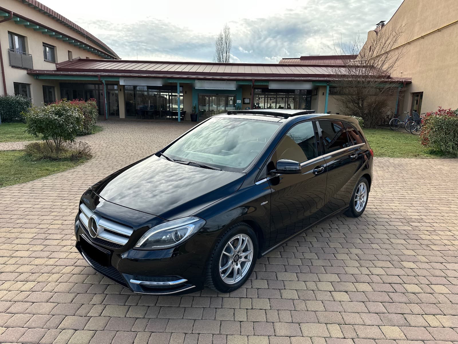 Mercedes Benz B200