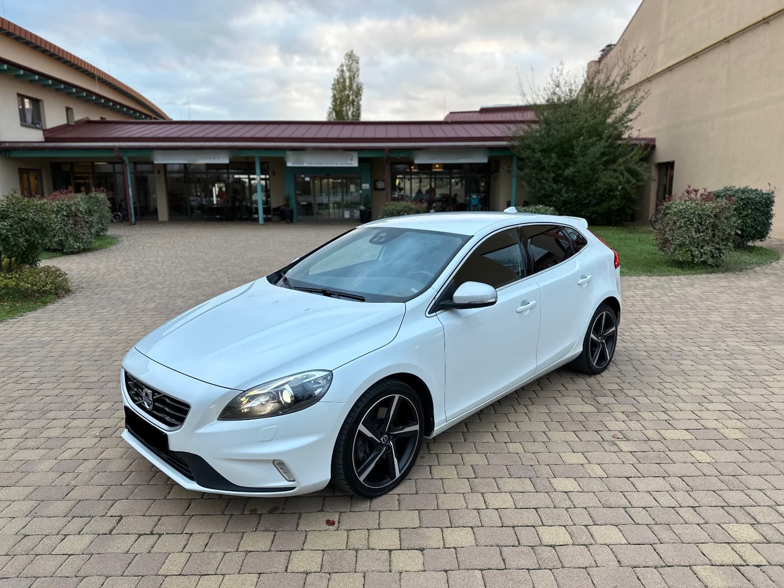Volvo V40 R-design