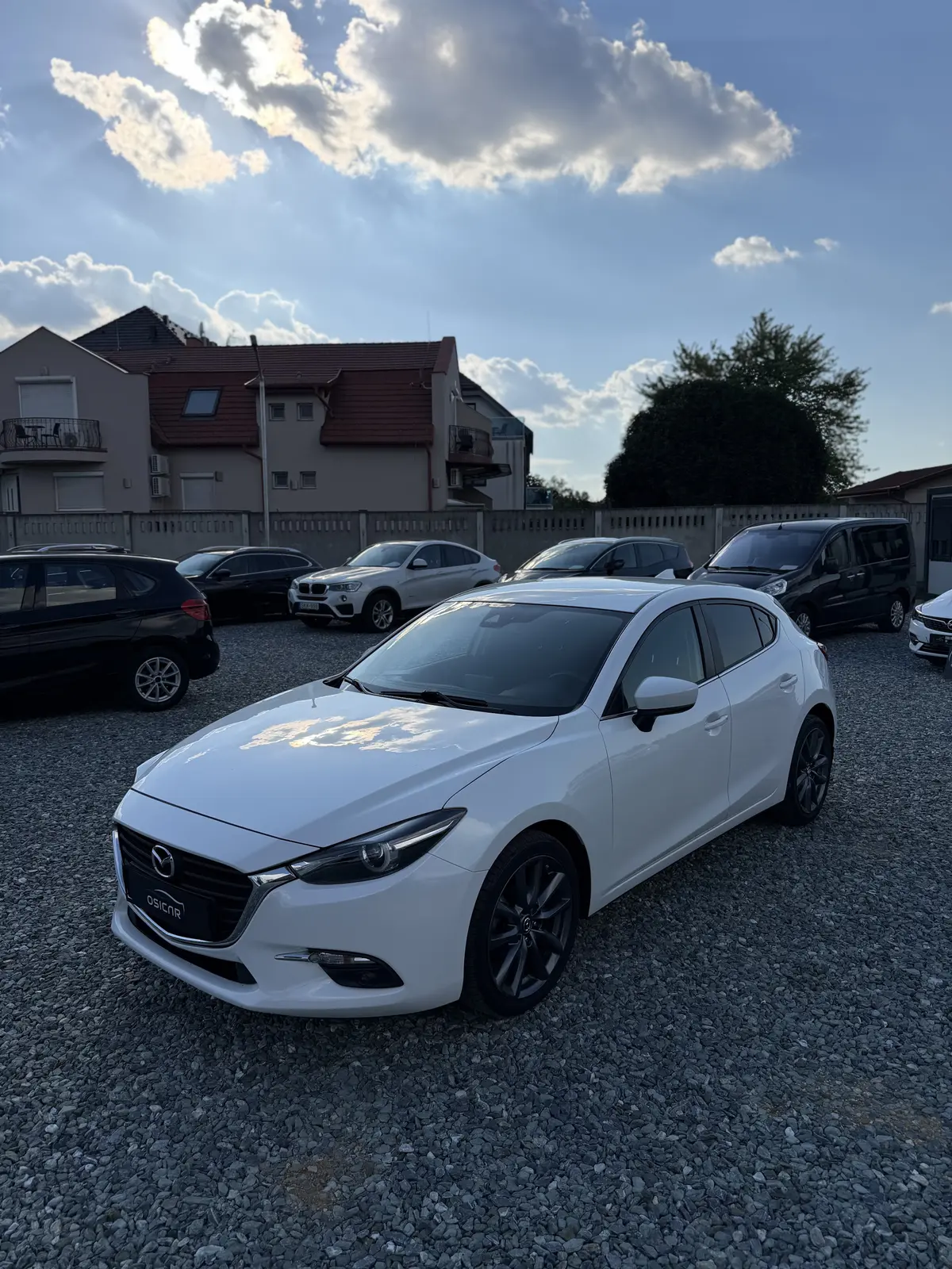 MAZDA 3